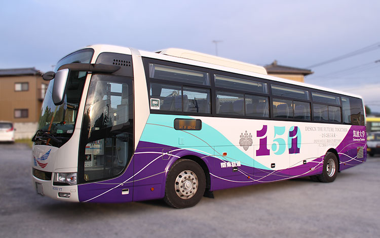 151+50周年記念ラッピングバス１