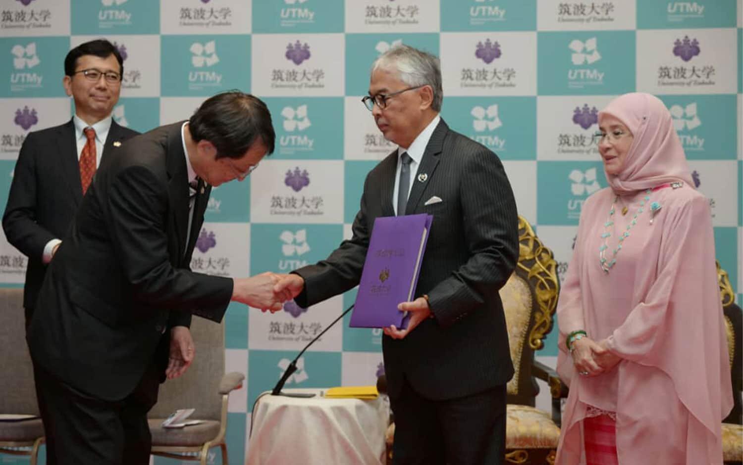 Honorary Doctorate Awarded to Sultan of Pahang, Malaysia