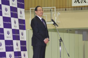 卒業生代表あいさつをされる吉岡氏