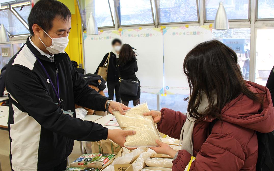 食料支援事業の写真2