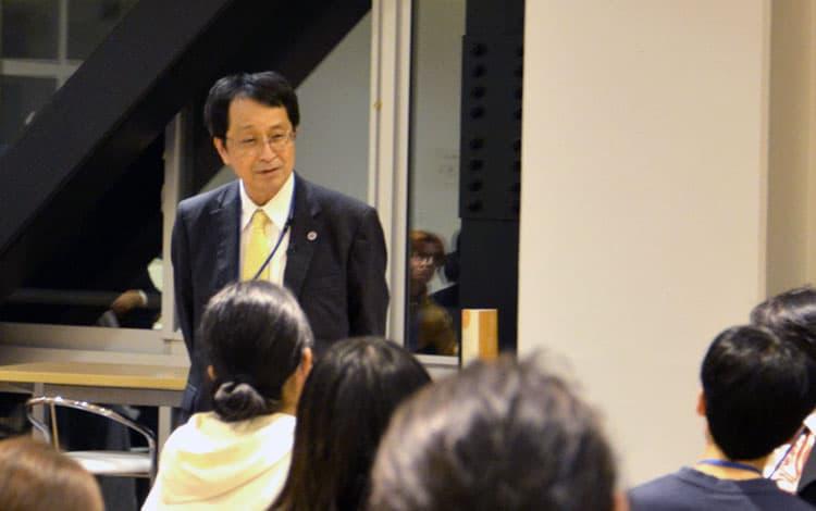 学長と学生との交流会4