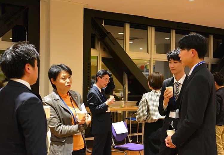 学長と学生との交流会