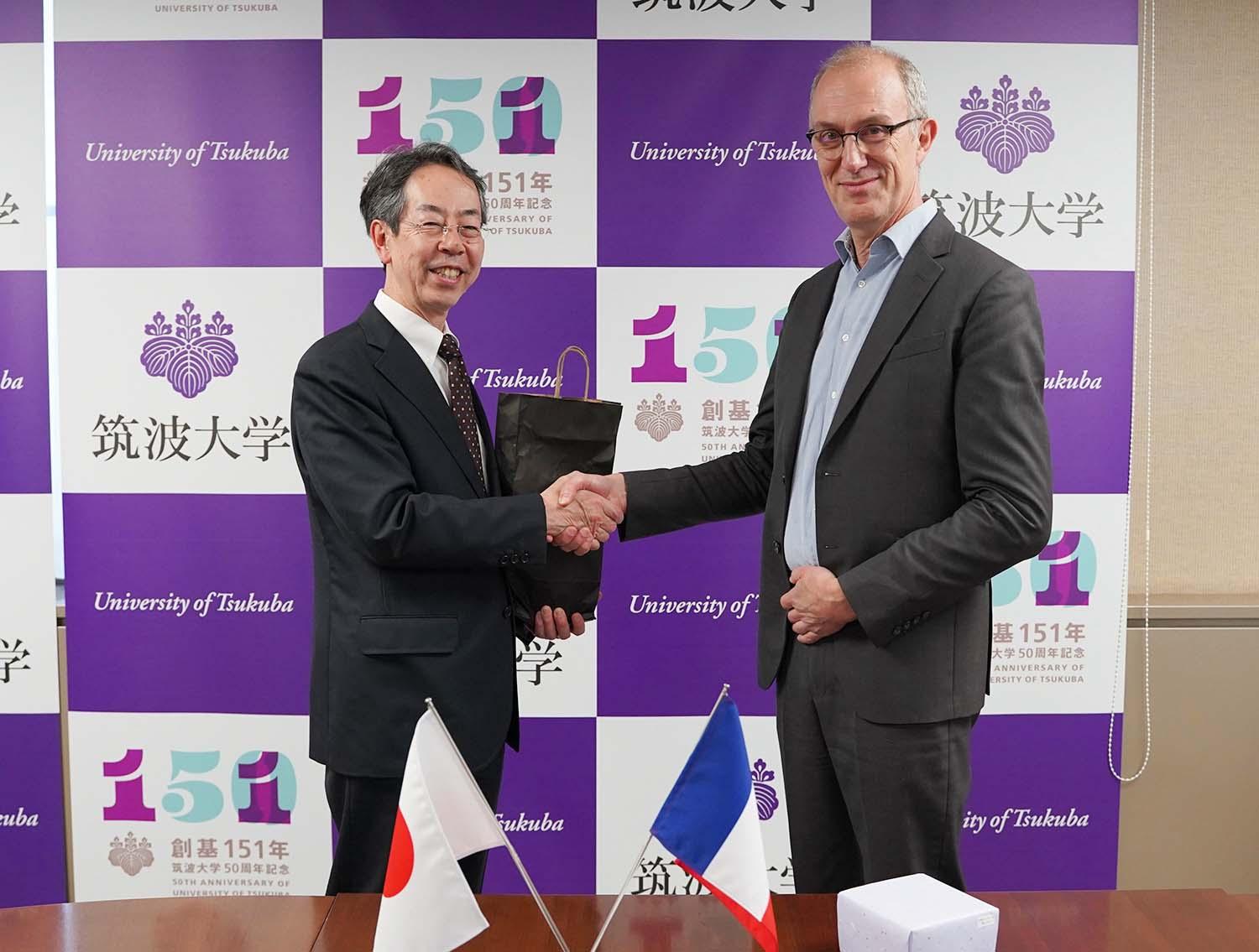 Vice President IKEDA Jun and Prof. Armel de la Bourdonnaye