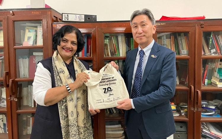 Acharya学部長と大根田局長