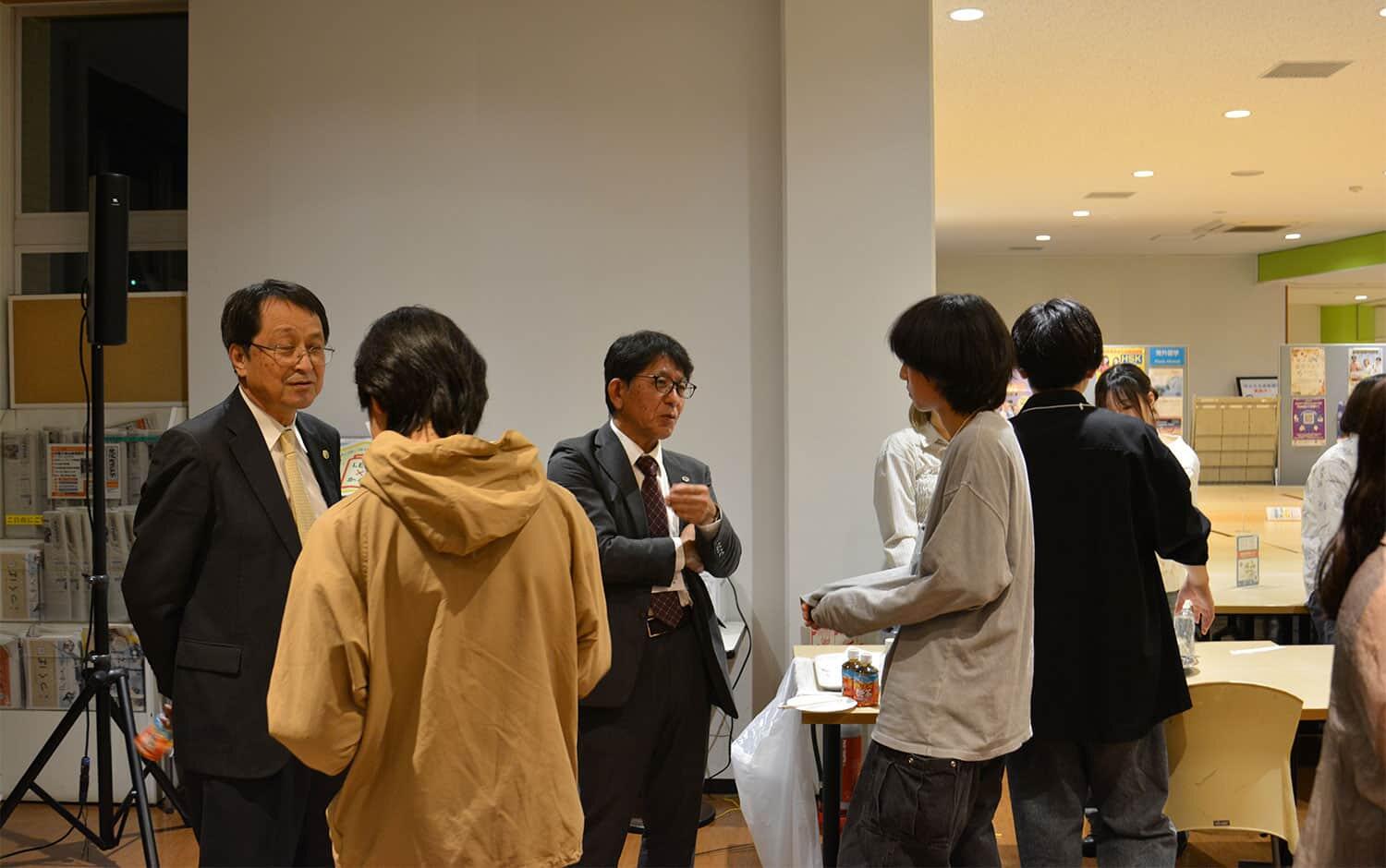 写真:交流会の様子