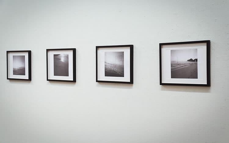 写真展の写真 or 写真